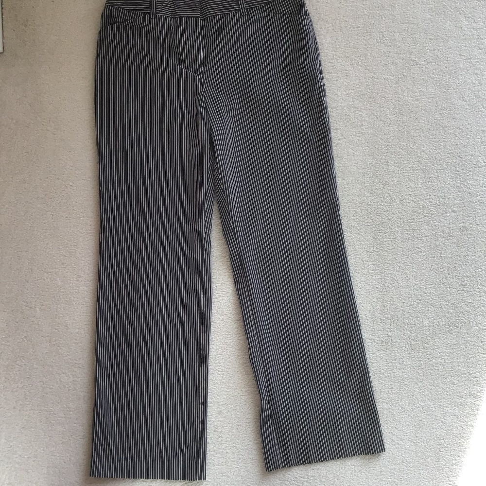 Jones New York Stretch b&w striped pants 8